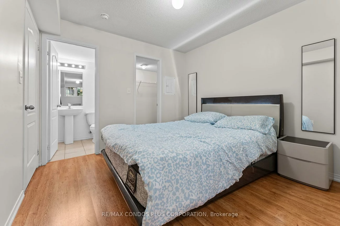 2488, Post, 1015 - RO River Oaks, Oakville