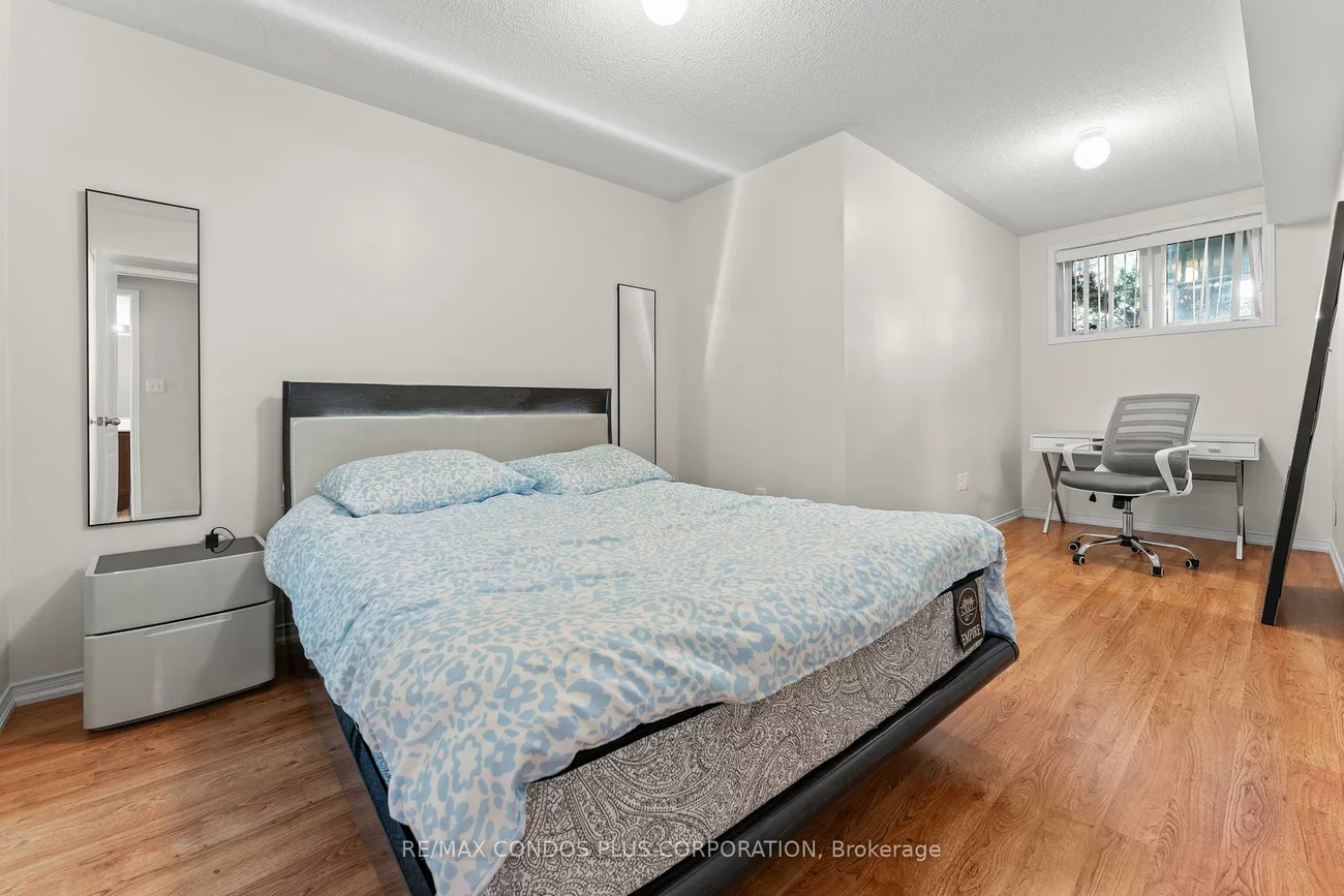2488, Post, 1015 - RO River Oaks, Oakville