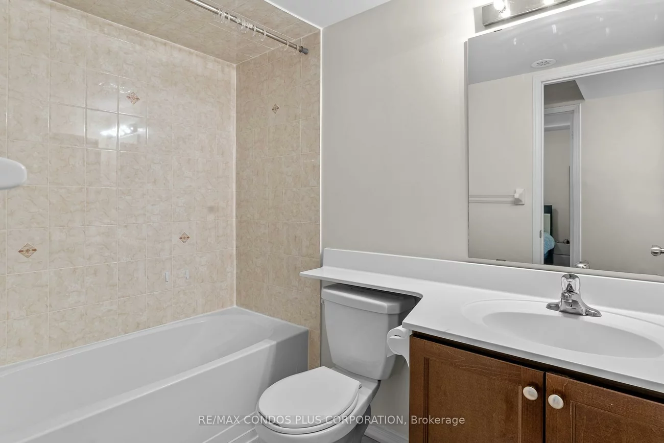 2488, Post, 1015 - RO River Oaks, Oakville