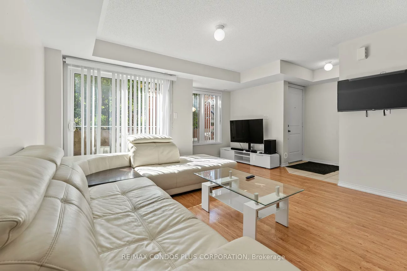2488, Post, 1015 - RO River Oaks, Oakville