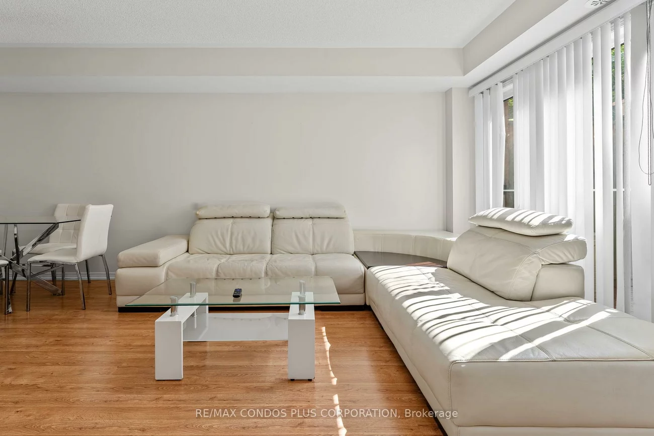 2488, Post, 1015 - RO River Oaks, Oakville