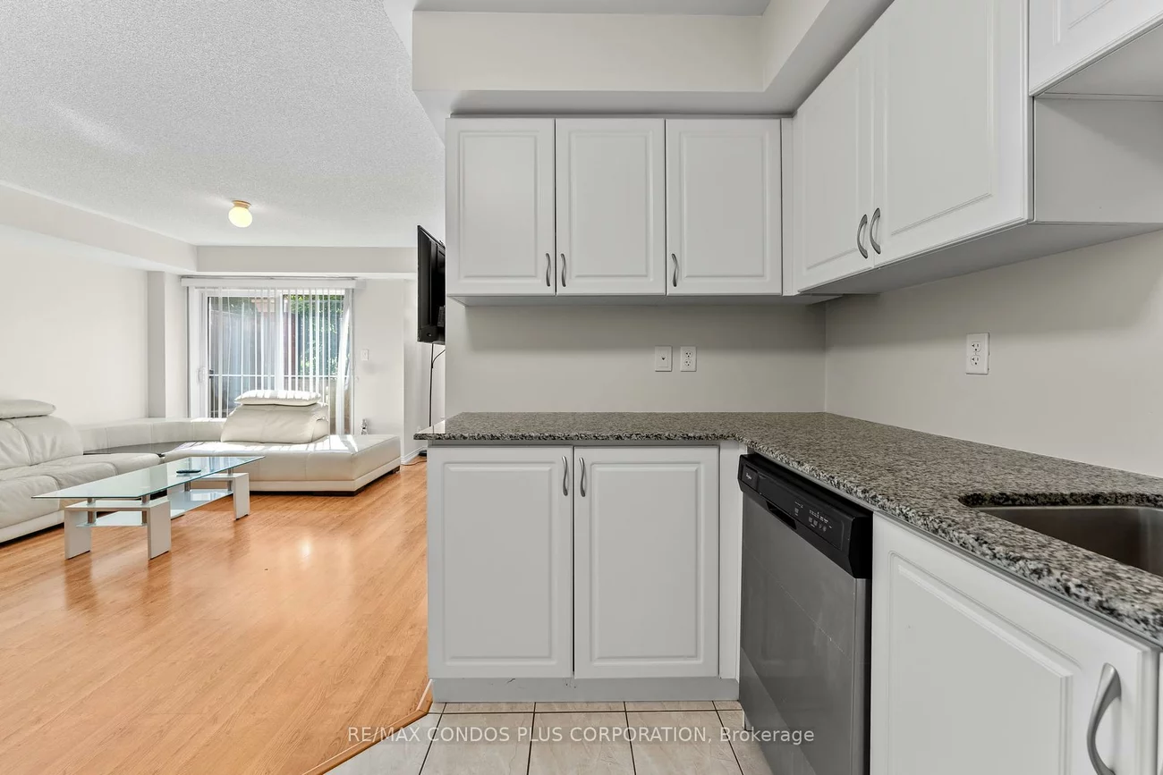 2488, Post, 1015 - RO River Oaks, Oakville