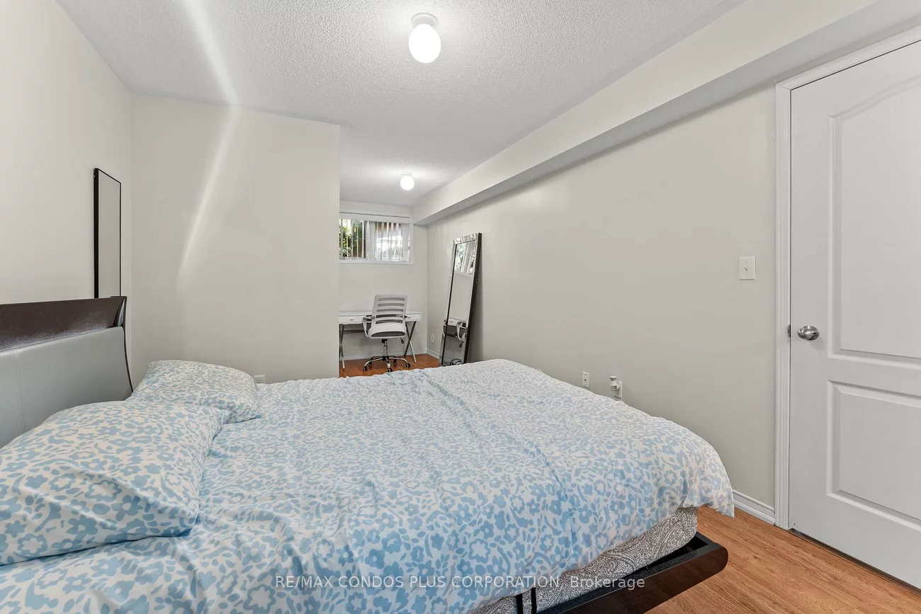2488, Post, 1015 - RO River Oaks, Oakville