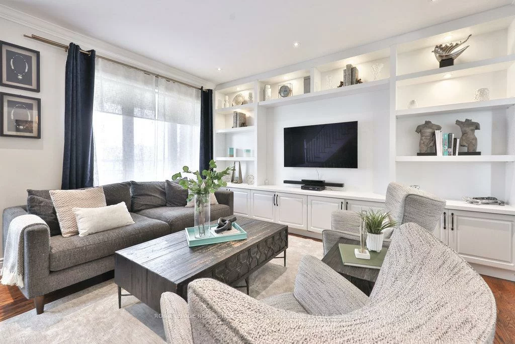 2303, Central Park, 1015 - RO River Oaks, Oakville