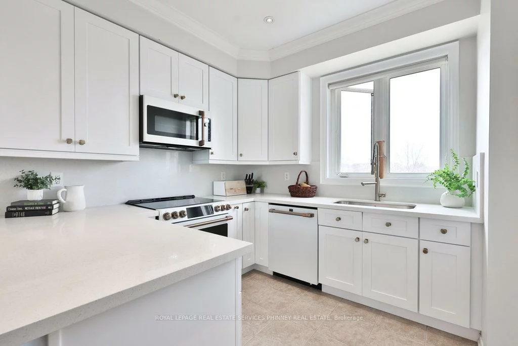 2303, Central Park, 1015 - RO River Oaks, Oakville