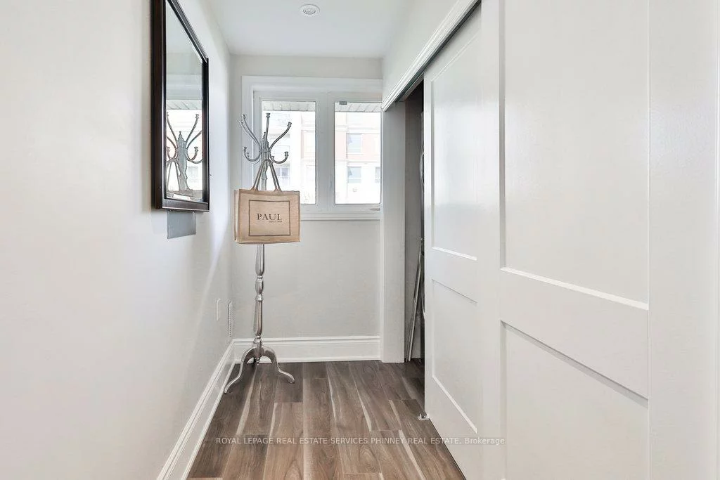 2303, Central Park, 1015 - RO River Oaks, Oakville