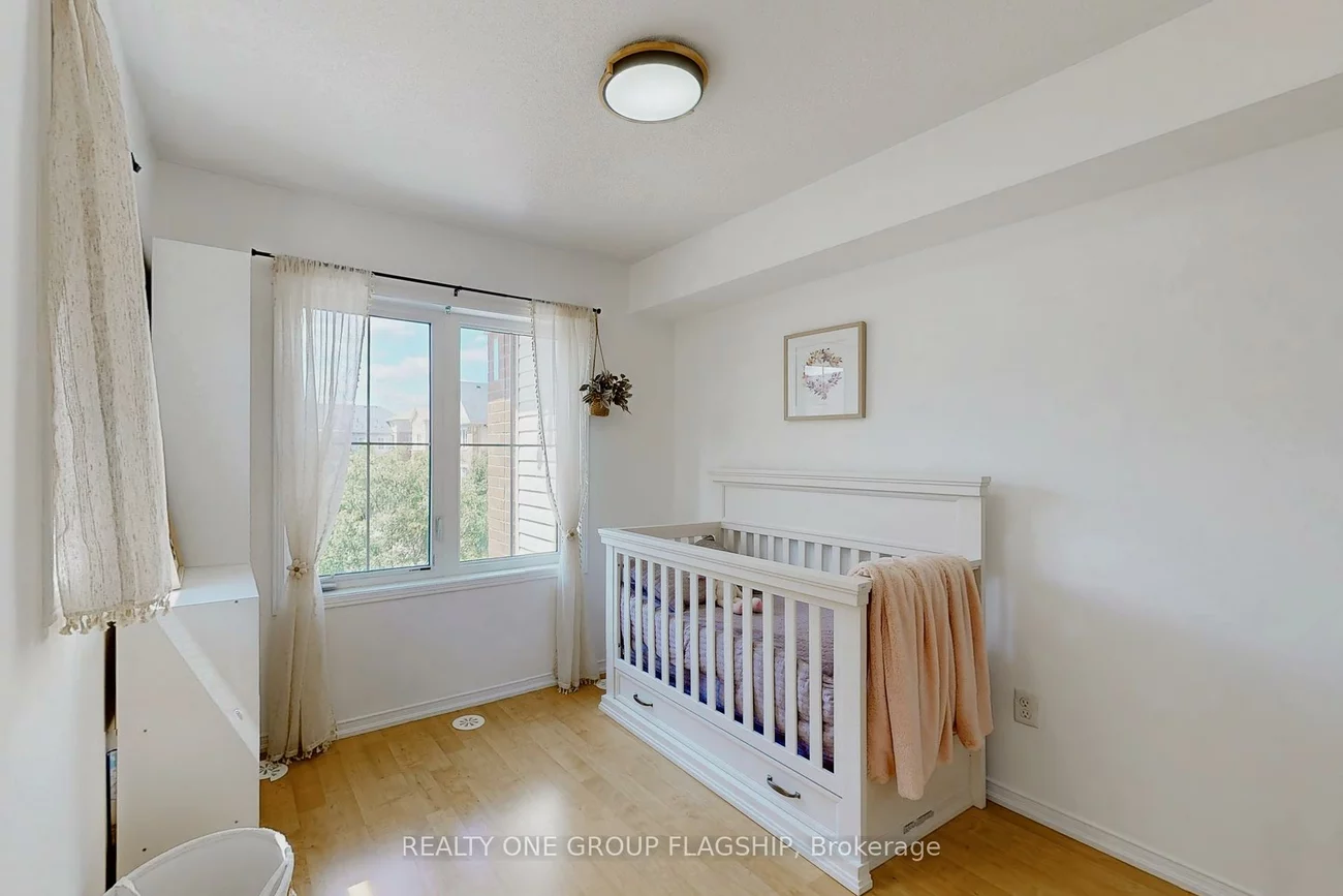 2472, Post, 1015 - RO River Oaks, Oakville
