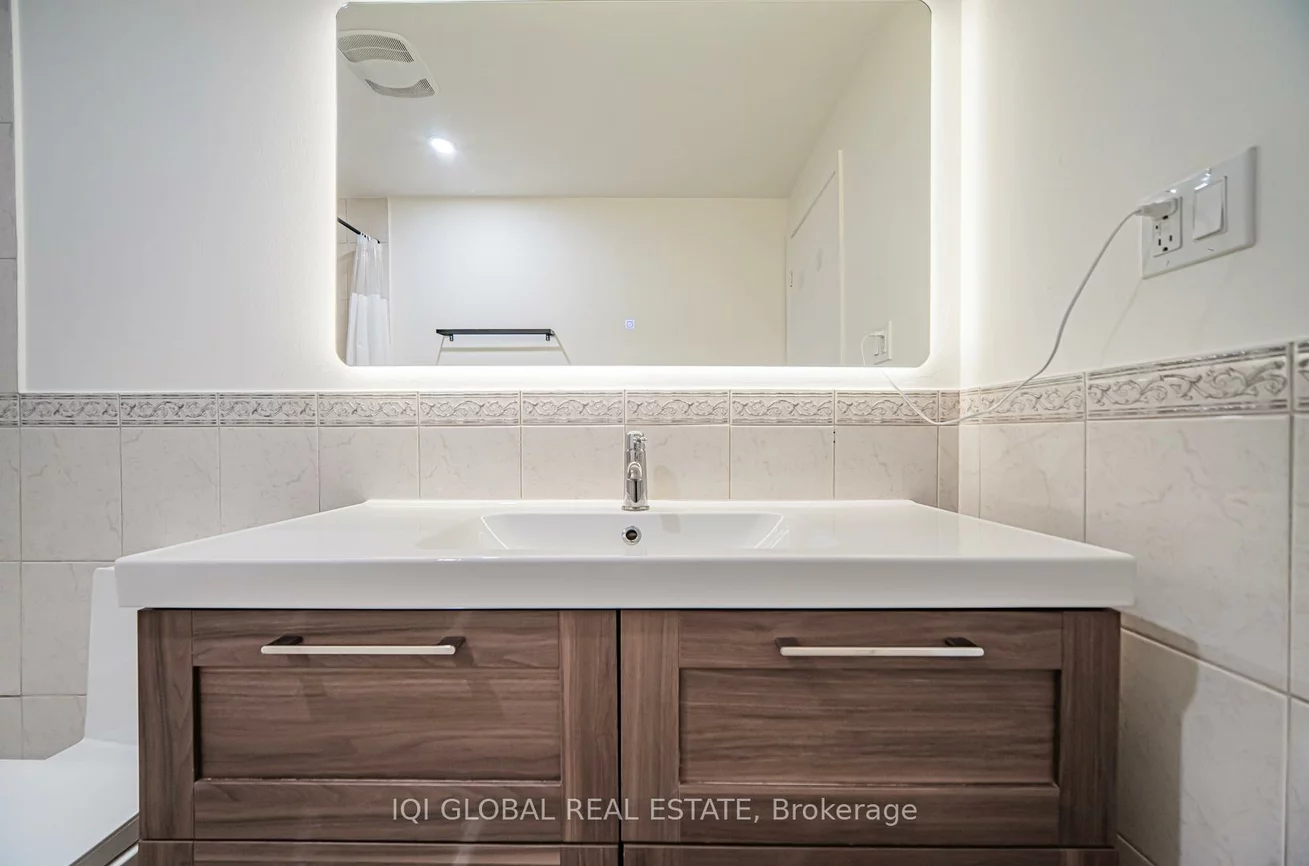 1270, Gainsborough, 1005 - FA Falgarwood, Oakville