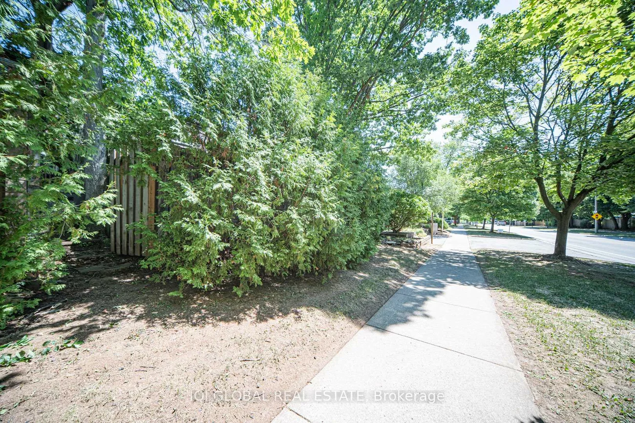 1270, Gainsborough, 1005 - FA Falgarwood, Oakville