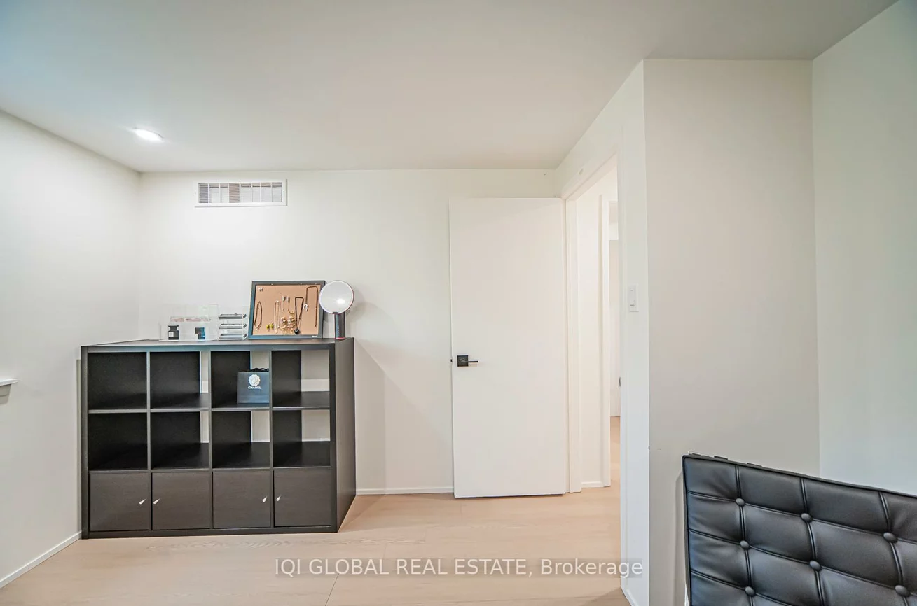 1270, Gainsborough, 1005 - FA Falgarwood, Oakville