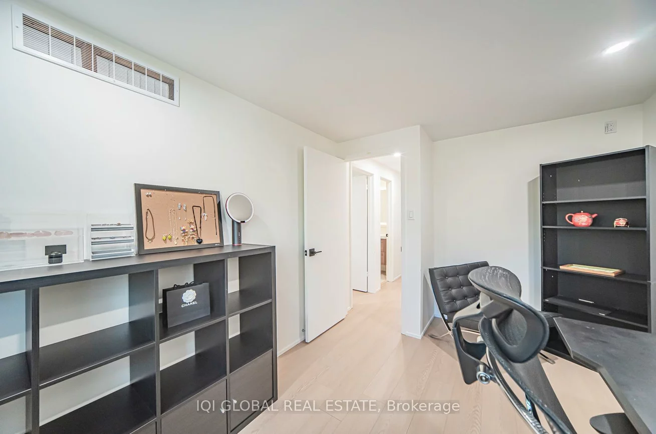 1270, Gainsborough, 1005 - FA Falgarwood, Oakville
