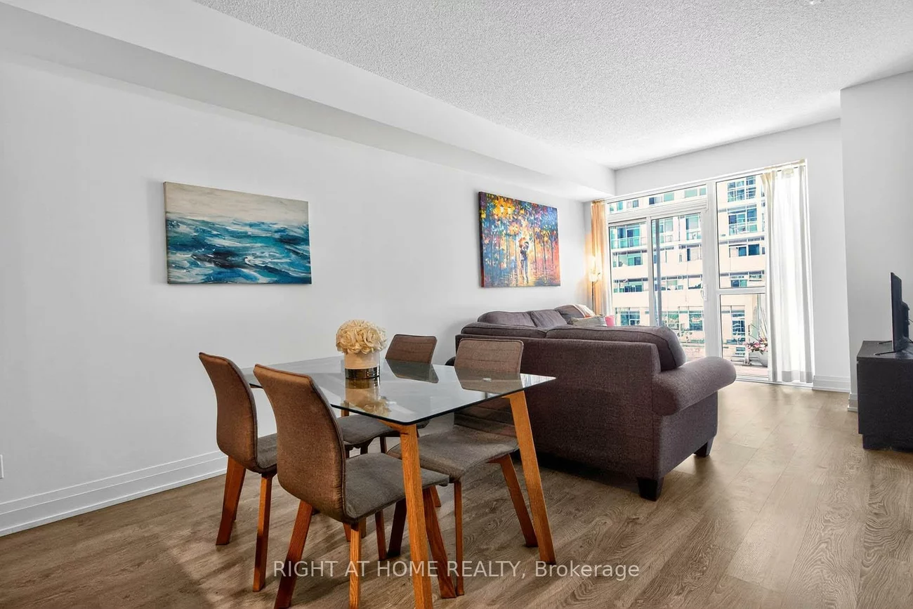65, Speers, 1014 - QE Queen Elizabeth, Oakville