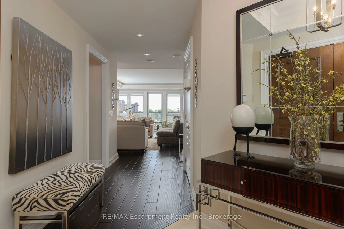 111, Forsythe, 1002 - CO Central, Oakville