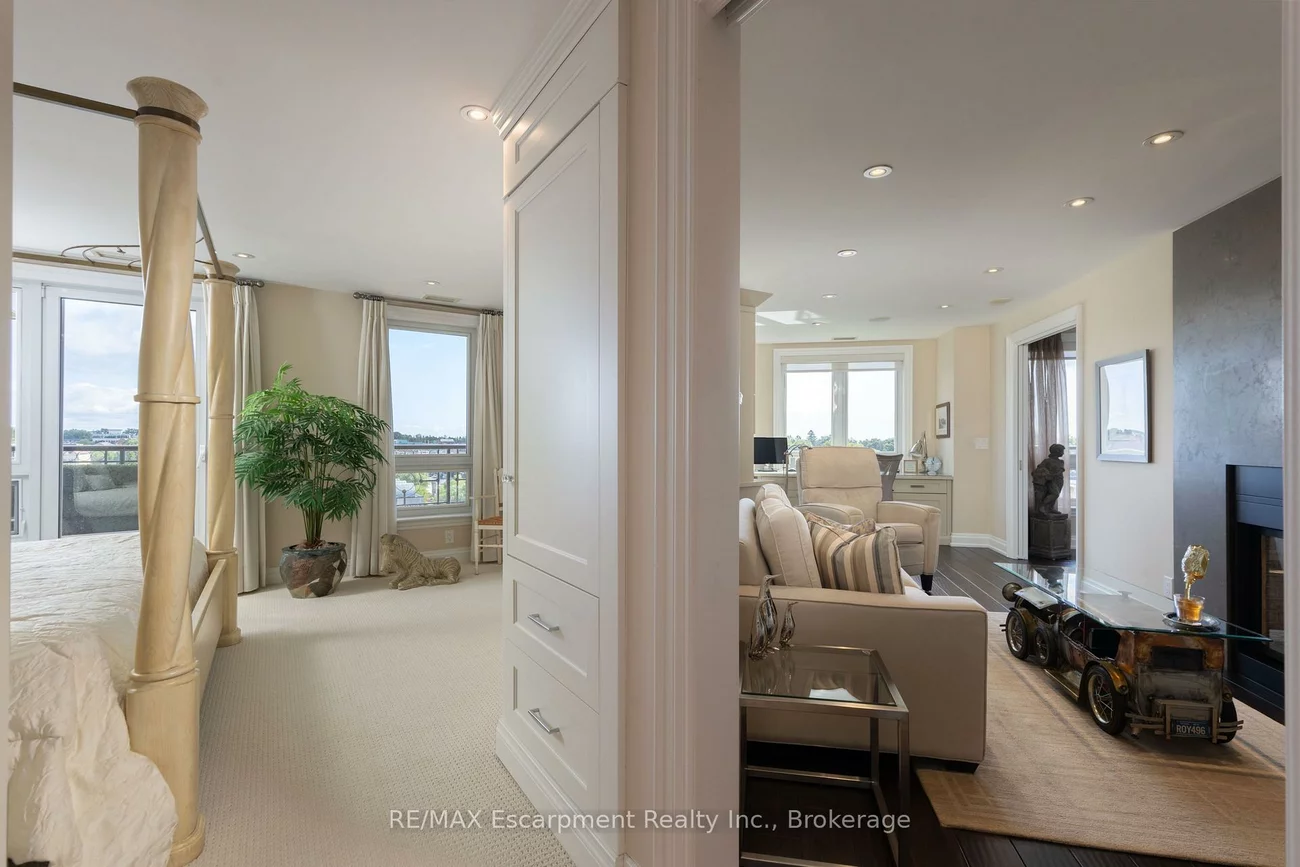 111, Forsythe, 1002 - CO Central, Oakville