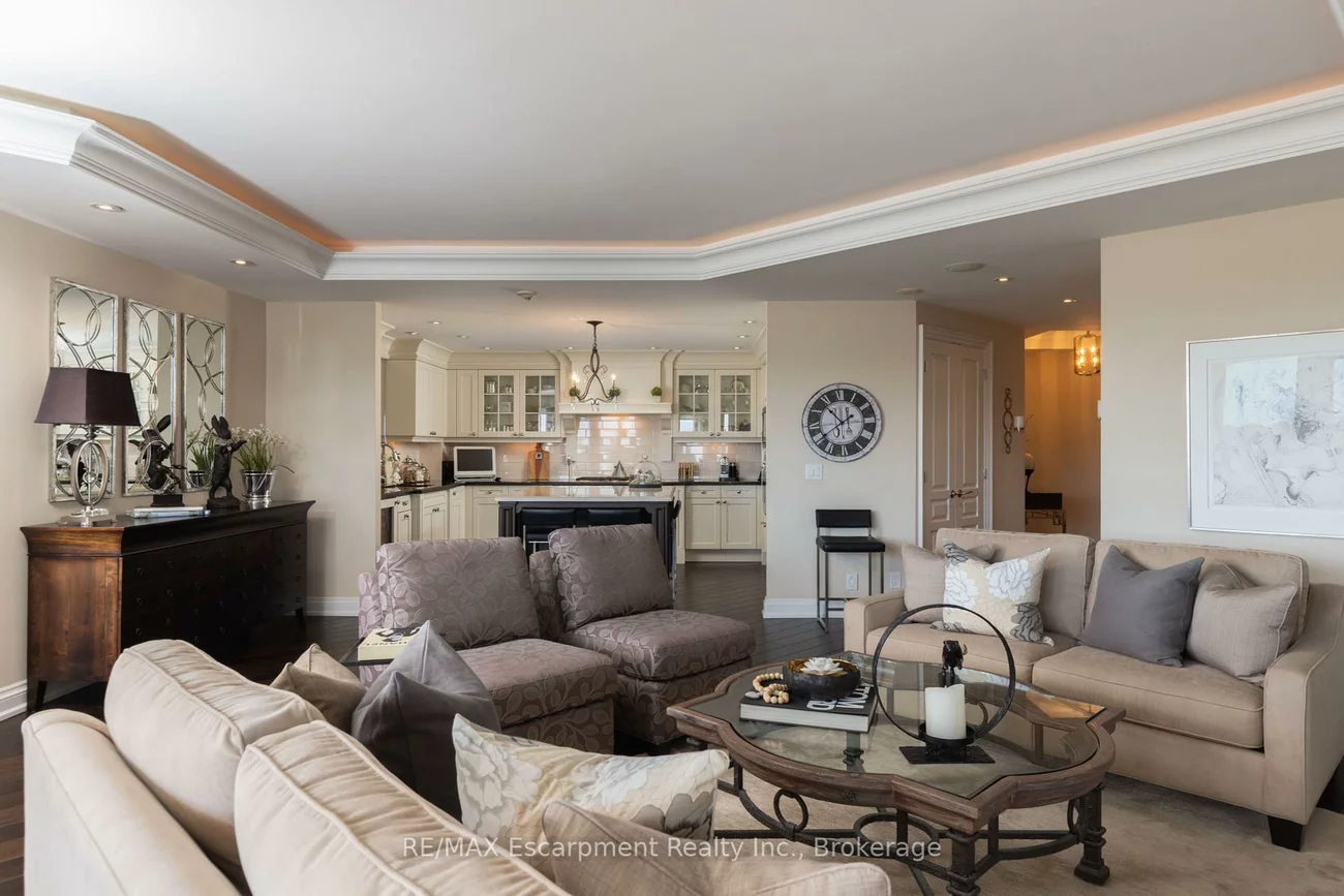 111, Forsythe, 1002 - CO Central, Oakville