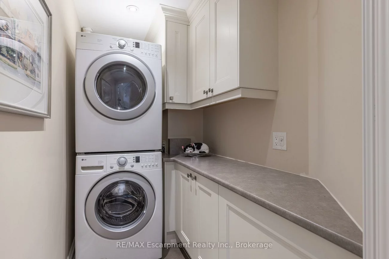111, Forsythe, 1002 - CO Central, Oakville