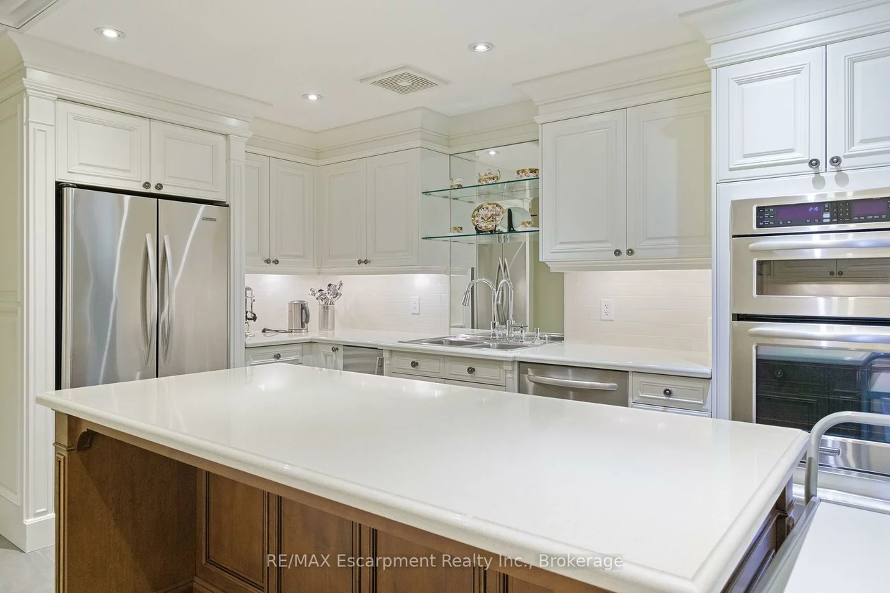 111, Forsythe, 1002 - CO Central, Oakville