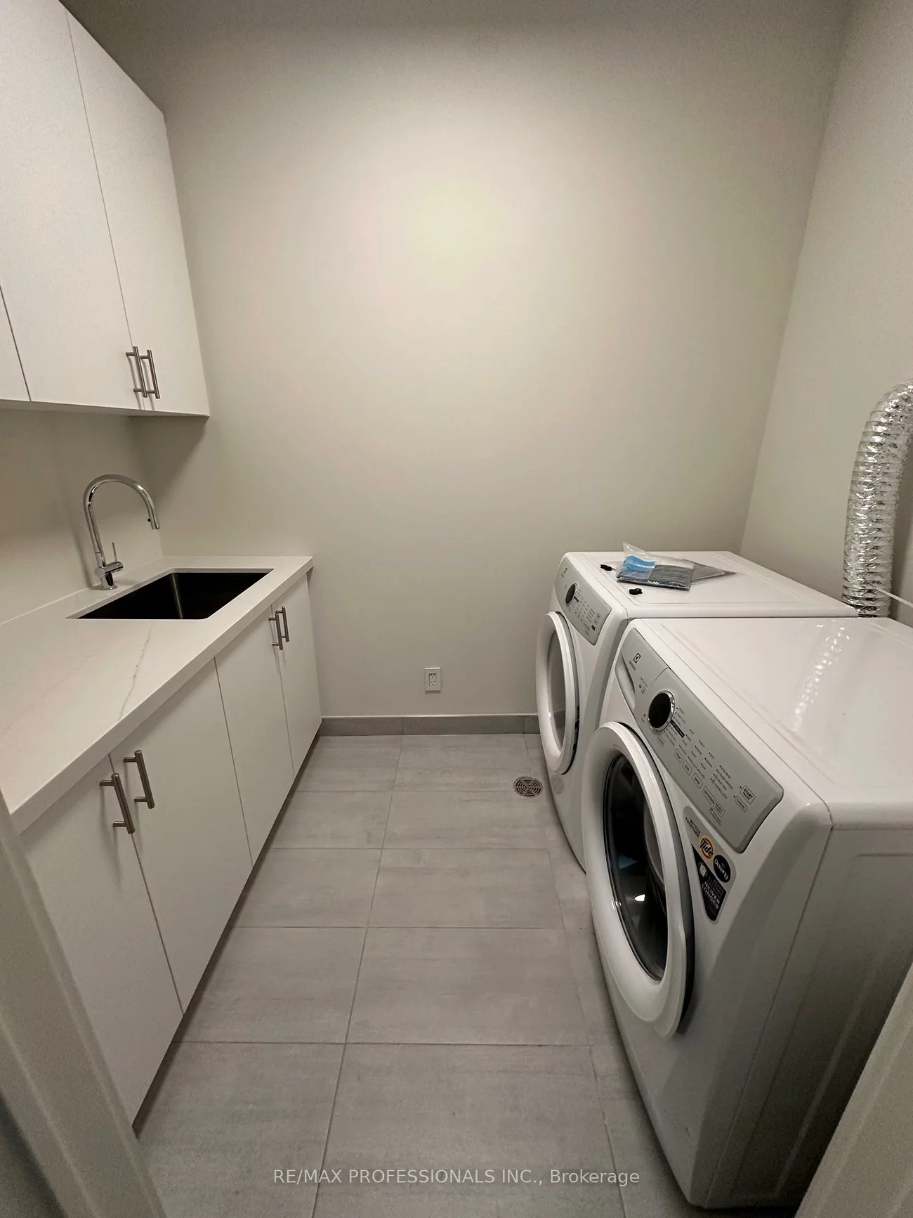 123, Maurice, 1002 - CO Central, Oakville