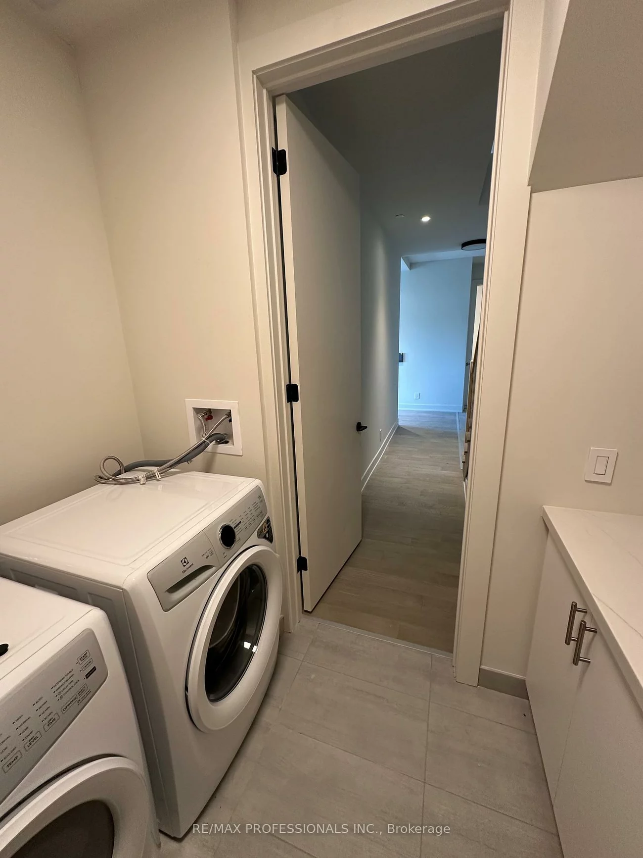 123, Maurice, 1002 - CO Central, Oakville