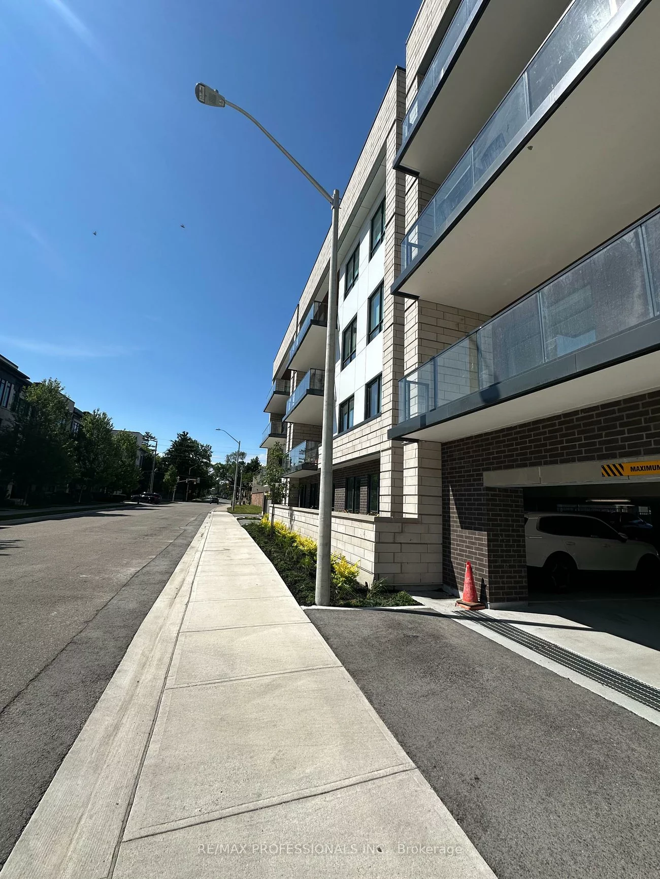 123, Maurice, 1002 - CO Central, Oakville