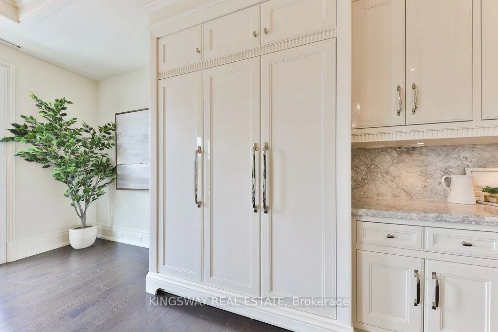 300, Randall, 1013 - OO Old Oakville, Oakville