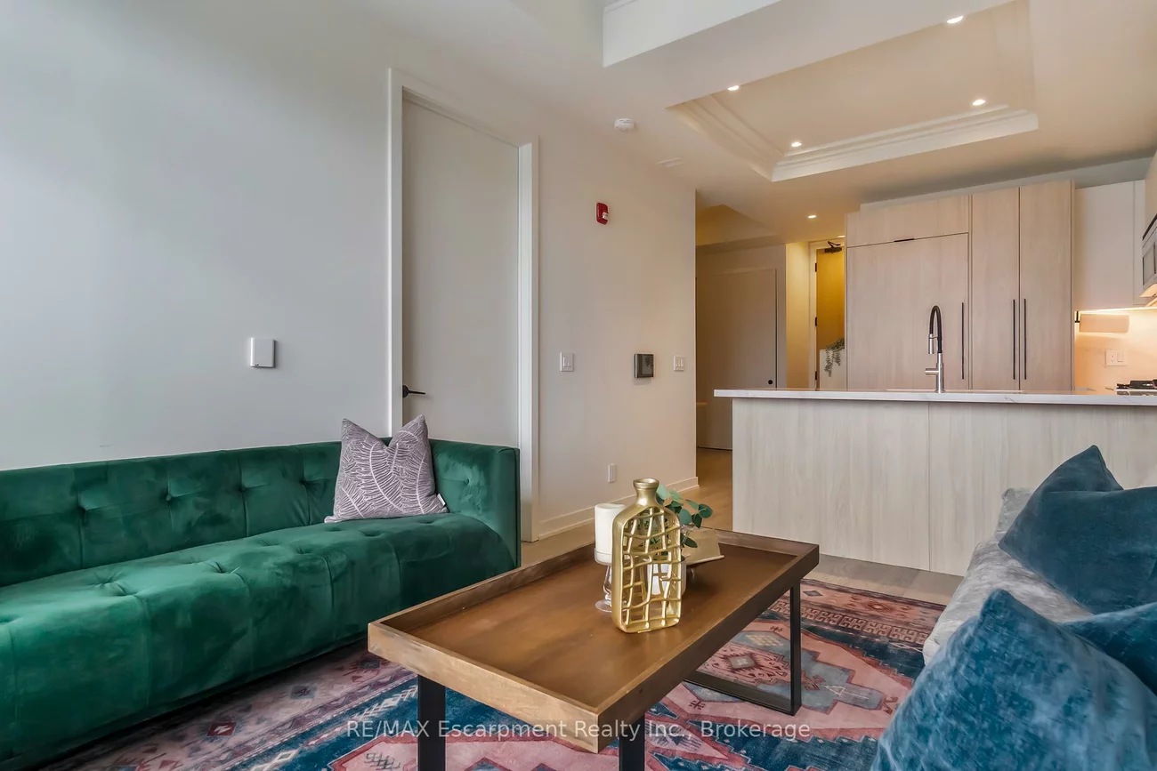 123, Maurice, 1002 - CO Central, Oakville