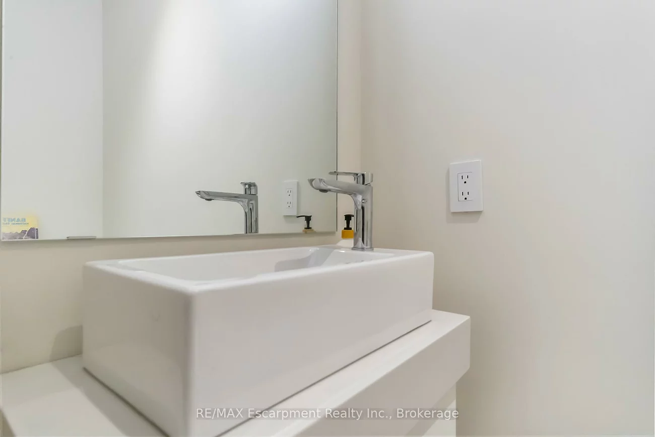 123, Maurice, 1002 - CO Central, Oakville