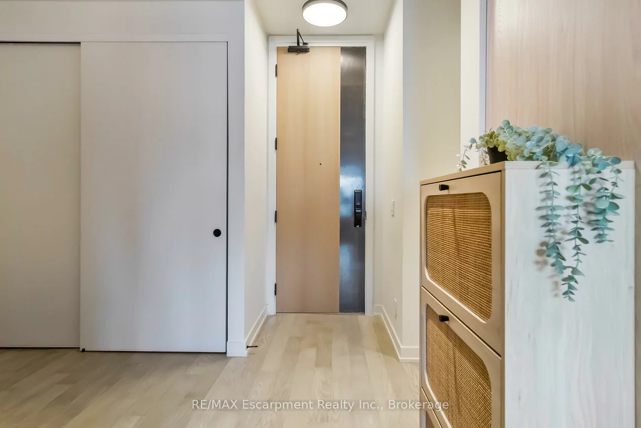 123, Maurice, 1002 - CO Central, Oakville