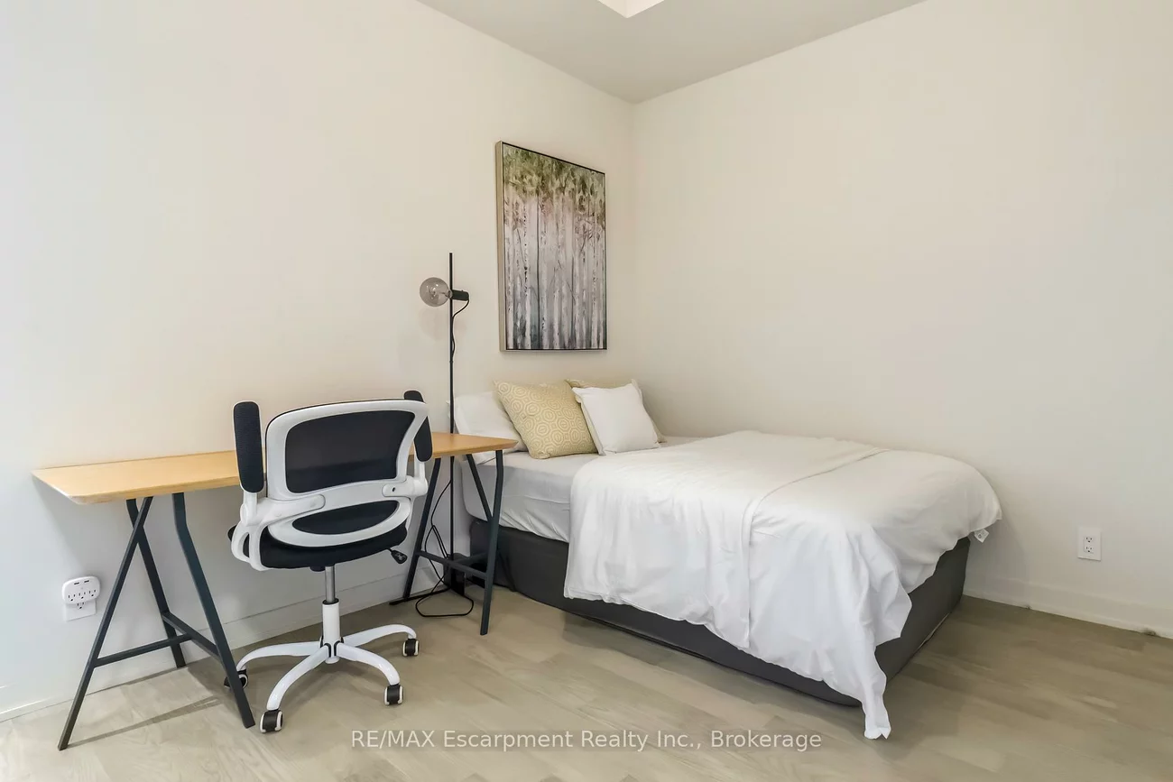 123, Maurice, 1002 - CO Central, Oakville