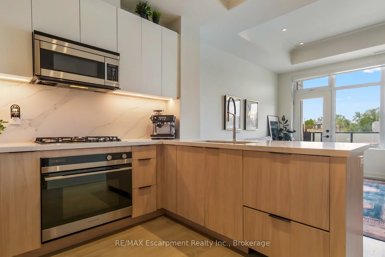 123, Maurice, 1002 - CO Central, Oakville