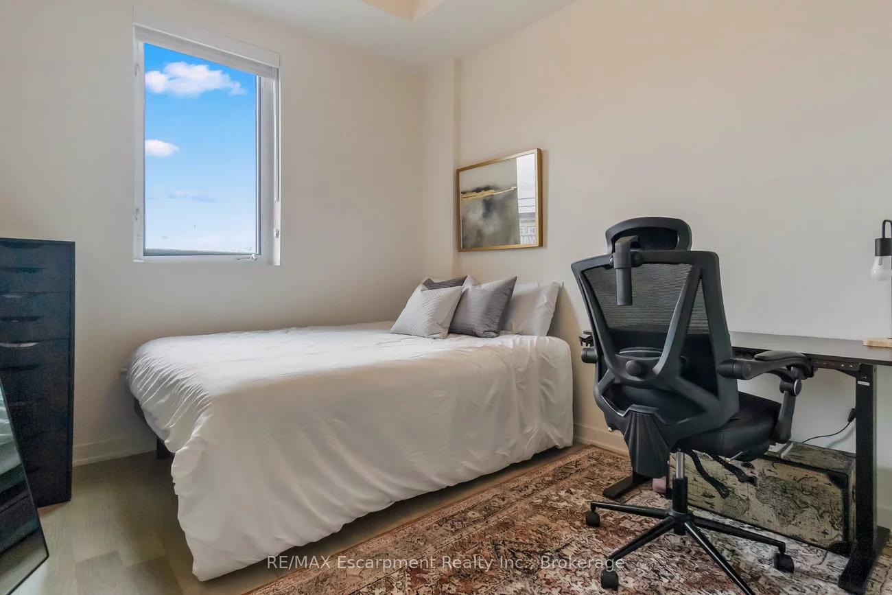 123, Maurice, 1002 - CO Central, Oakville