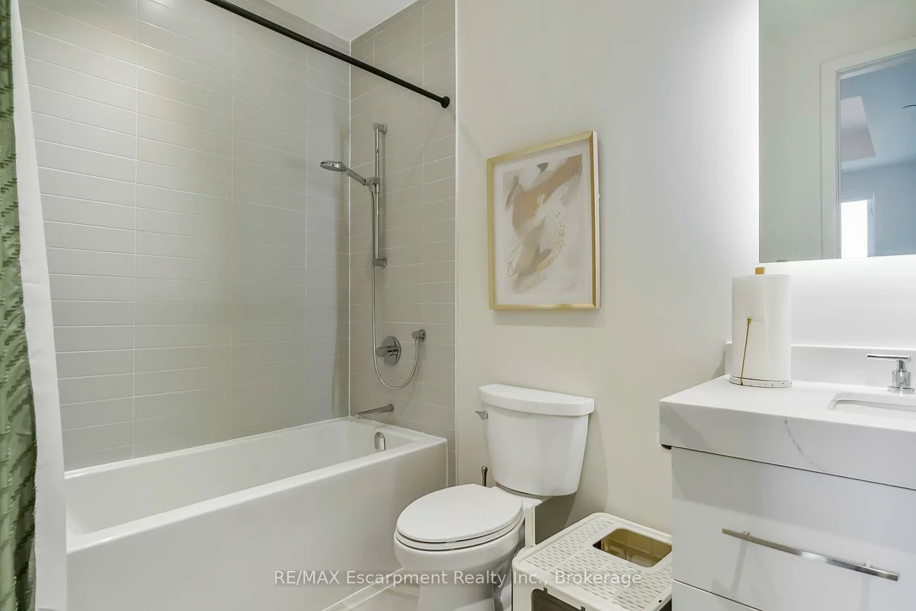 123, Maurice, 1002 - CO Central, Oakville