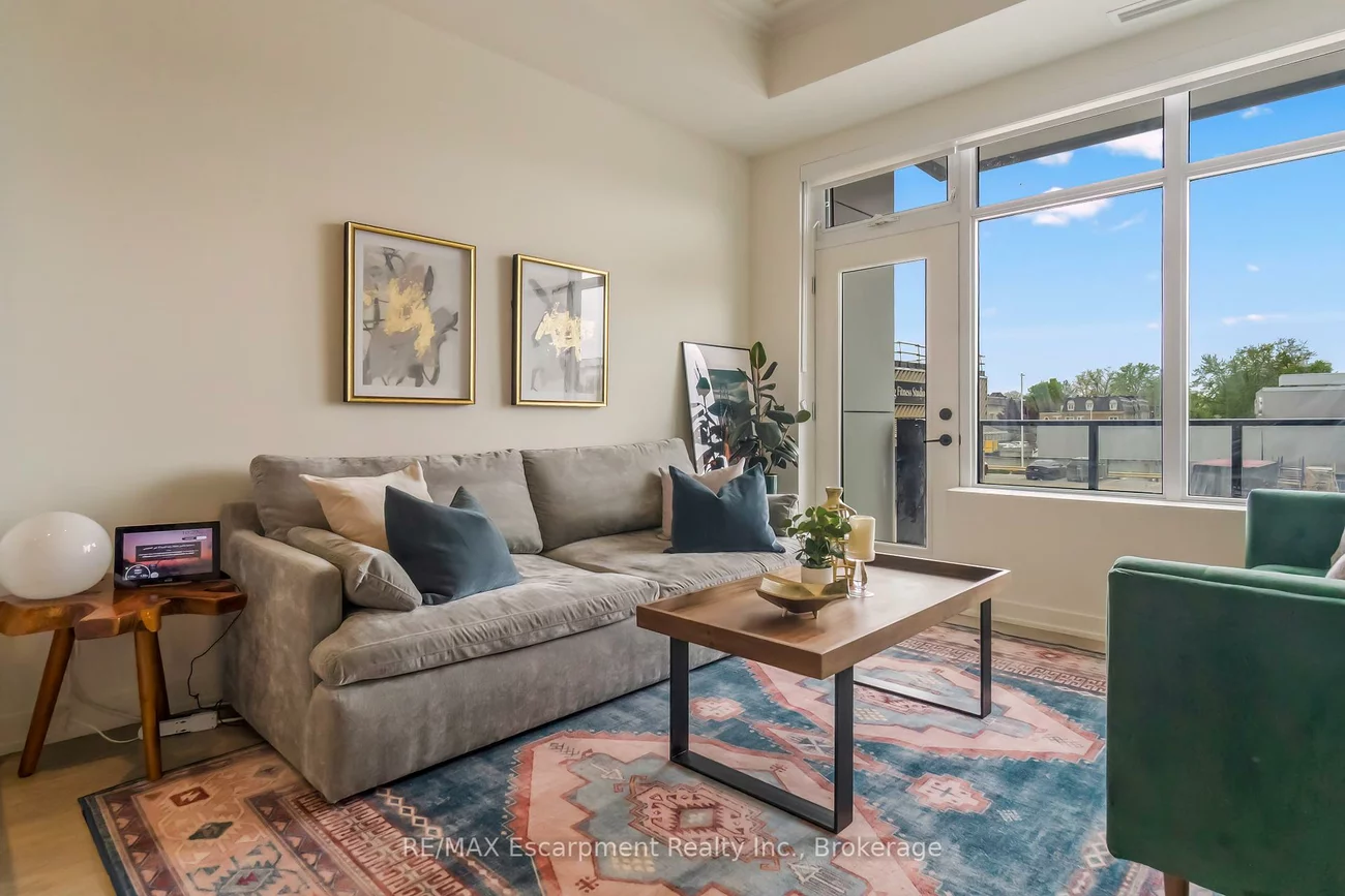 123, Maurice, 1002 - CO Central, Oakville