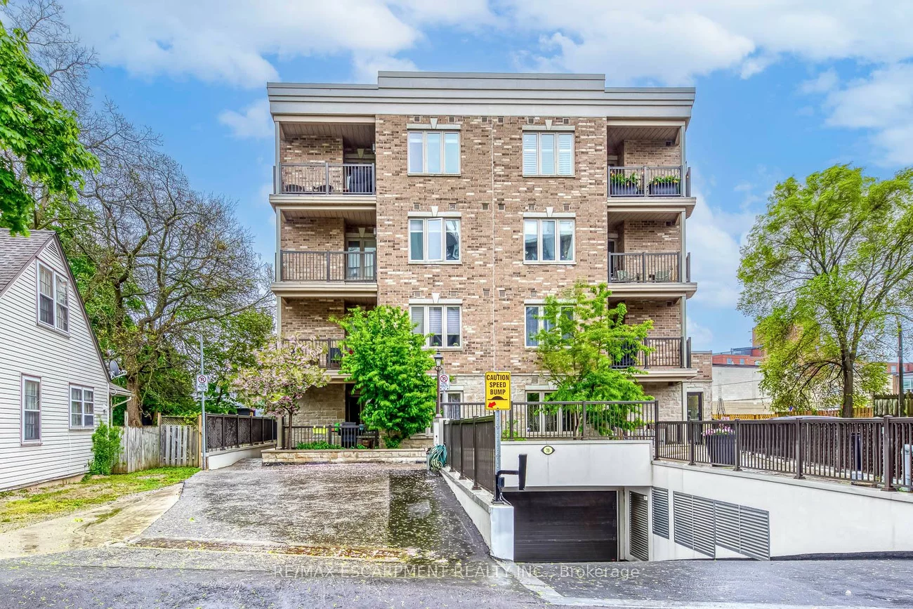 70, Stewart, 1002 - CO Central, Oakville