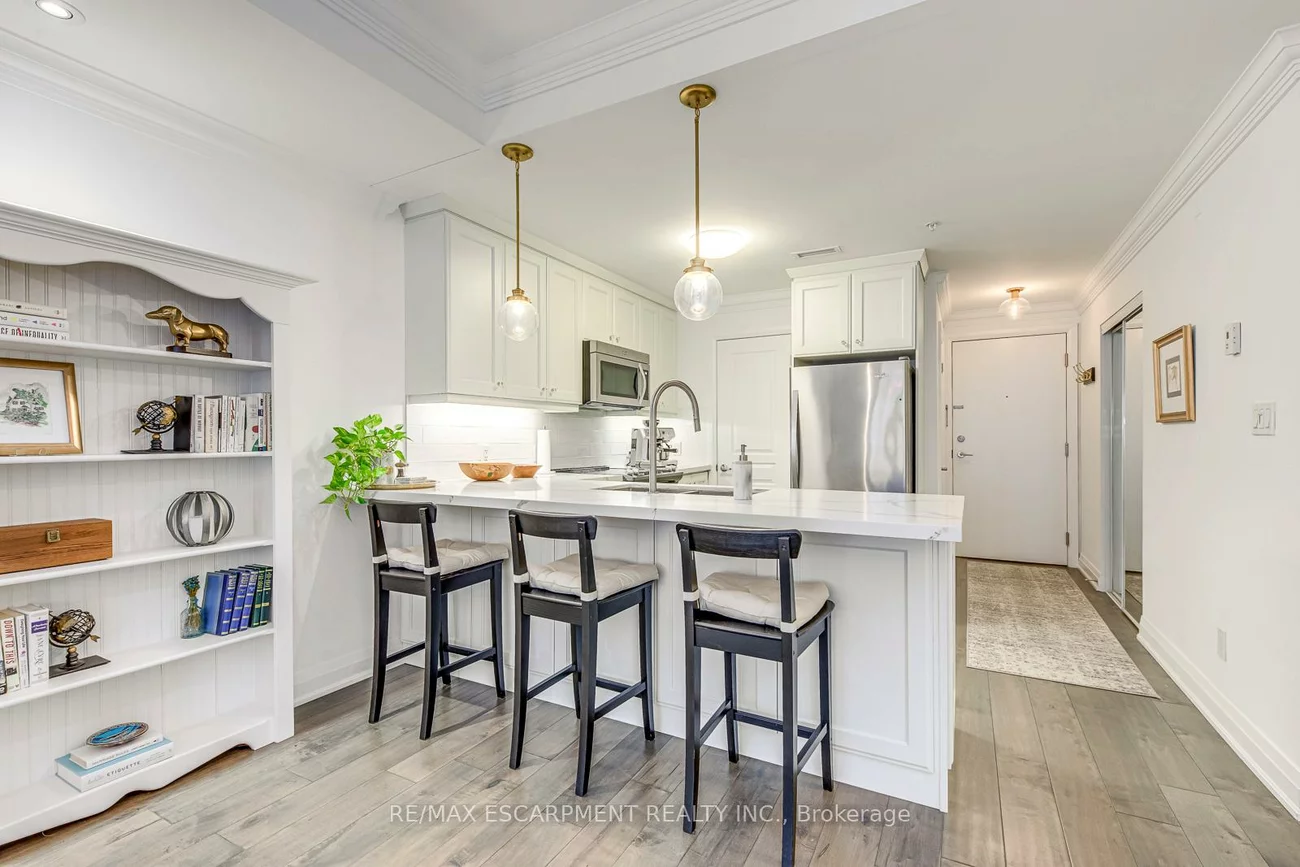 70, Stewart, 1002 - CO Central, Oakville