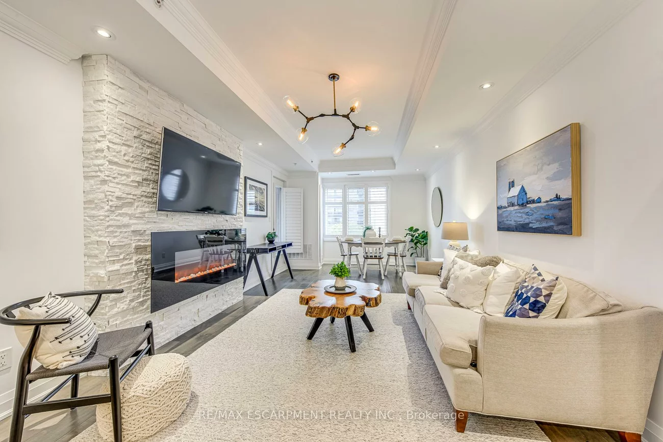 70, Stewart, 1002 - CO Central, Oakville