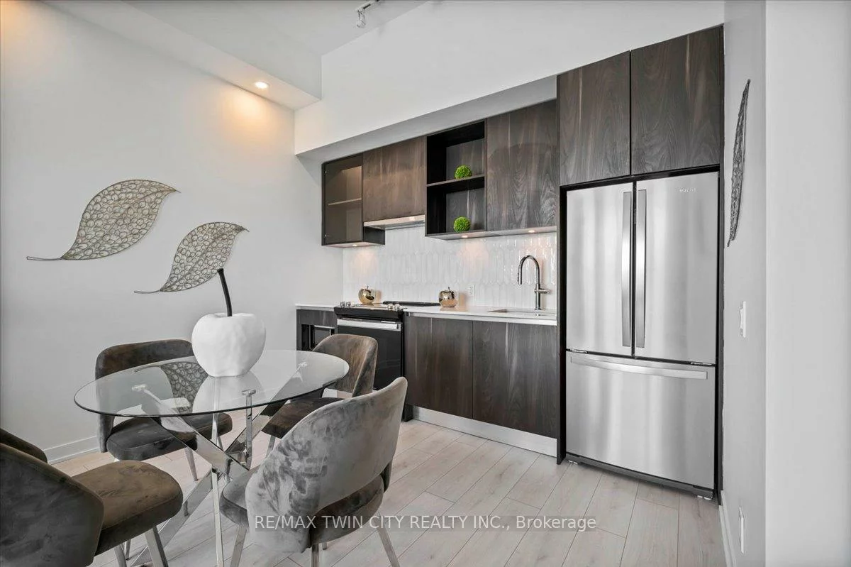 405, dundas, 1008 - GO Glenorchy, Oakville