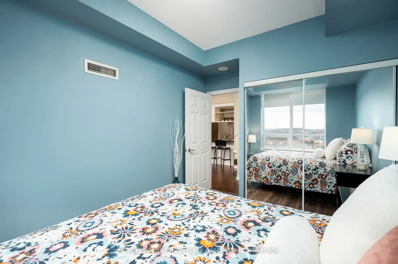 2325, Central Park, 1015 - RO River Oaks, Oakville