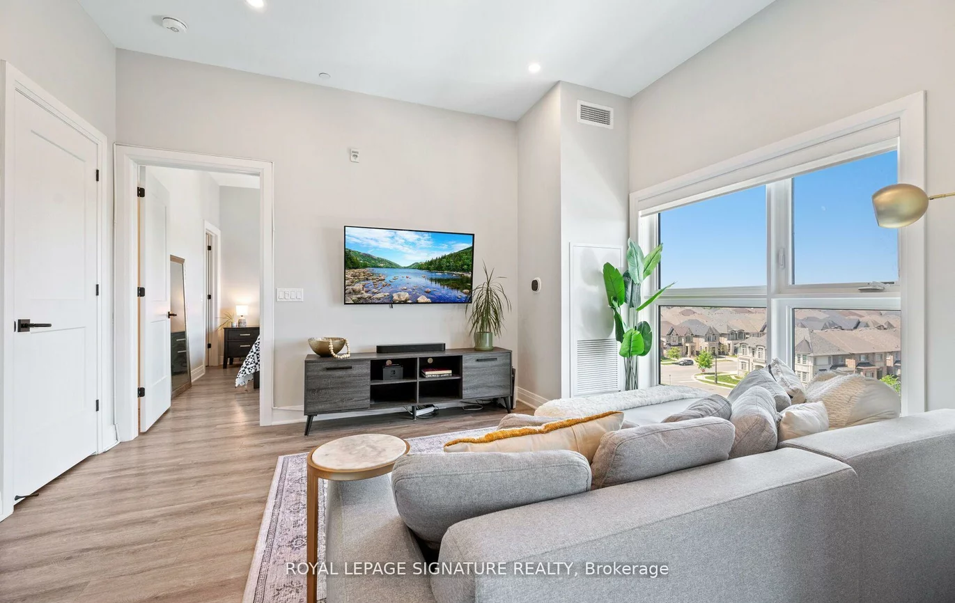 102, Grovewood, 1008 - GO Glenorchy, Oakville