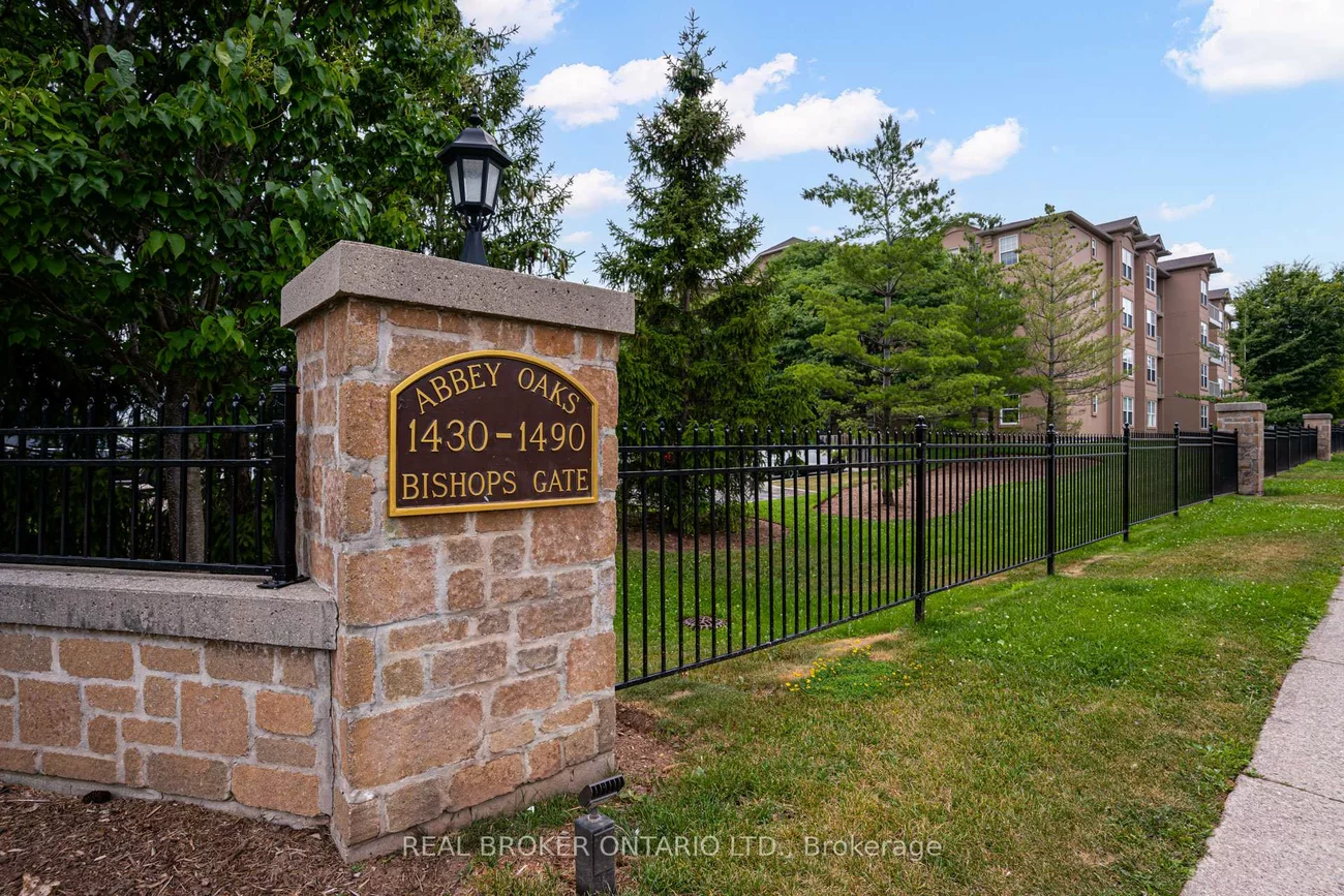 1460, Bishops, 1007 - GA Glen Abbey, Oakville