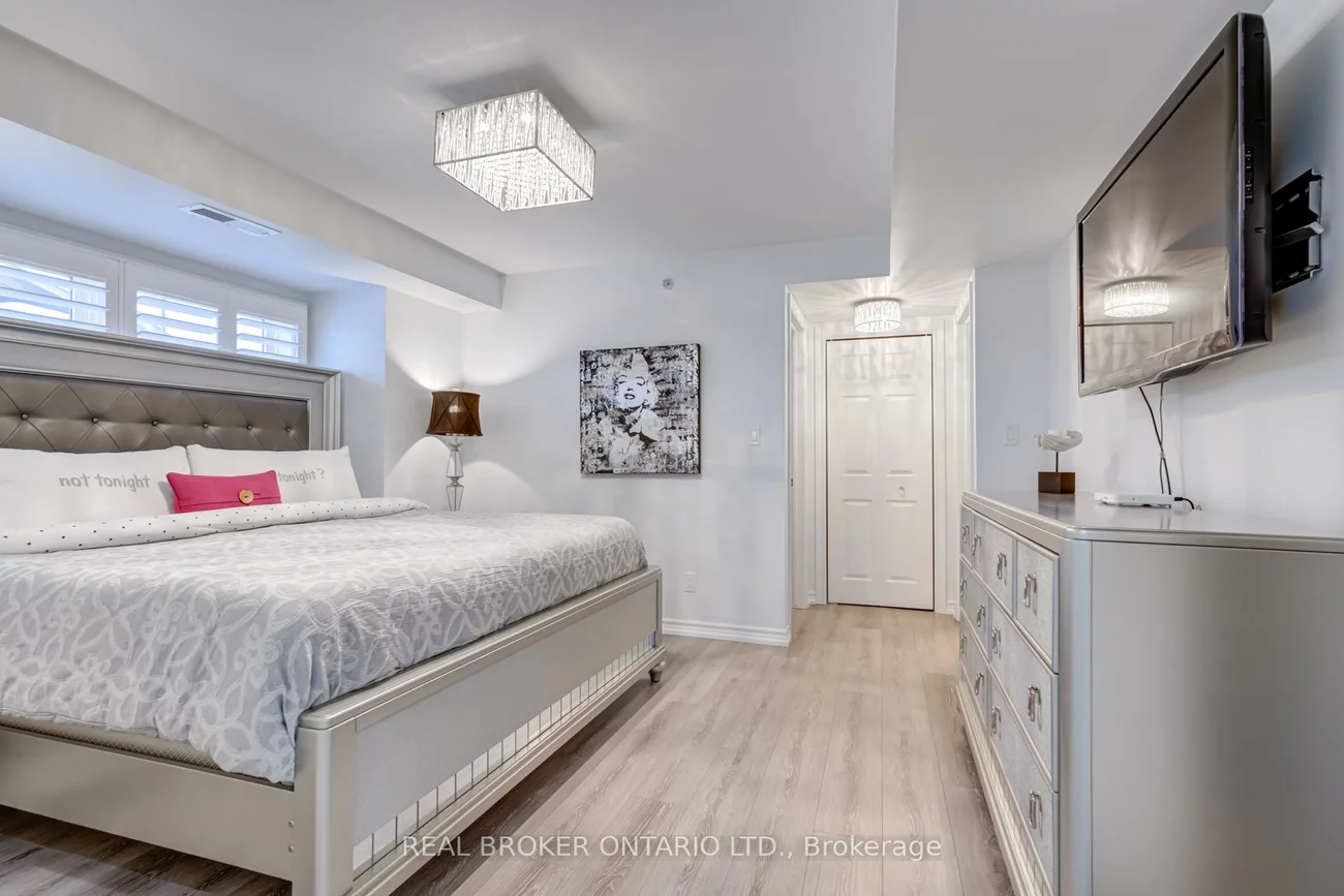 1460, Bishops, 1007 - GA Glen Abbey, Oakville