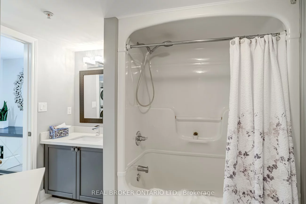 1460, Bishops, 1007 - GA Glen Abbey, Oakville