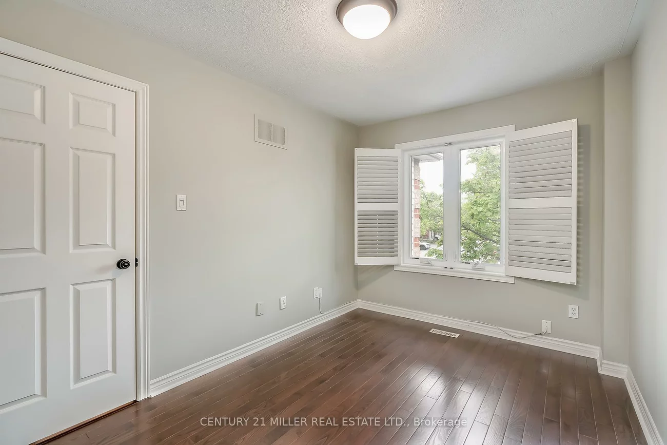 1240, Westview, 1022 - WT West Oak Trails, Oakville