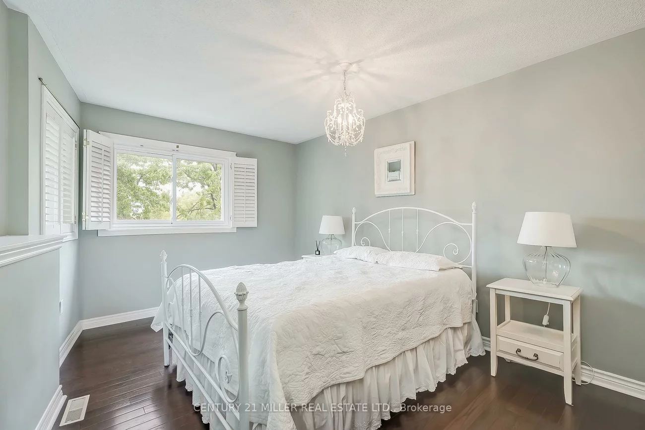 1240, Westview, 1022 - WT West Oak Trails, Oakville