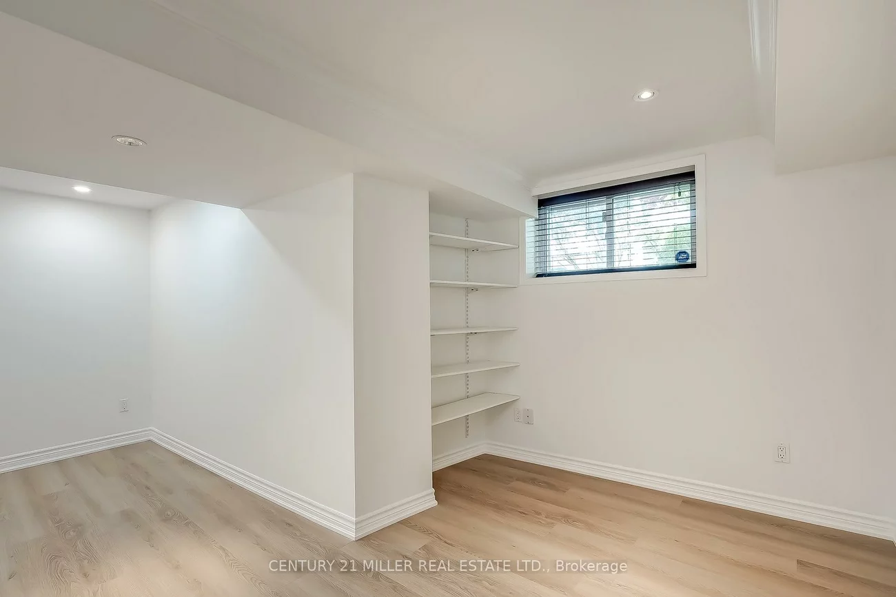 1240, Westview, 1022 - WT West Oak Trails, Oakville