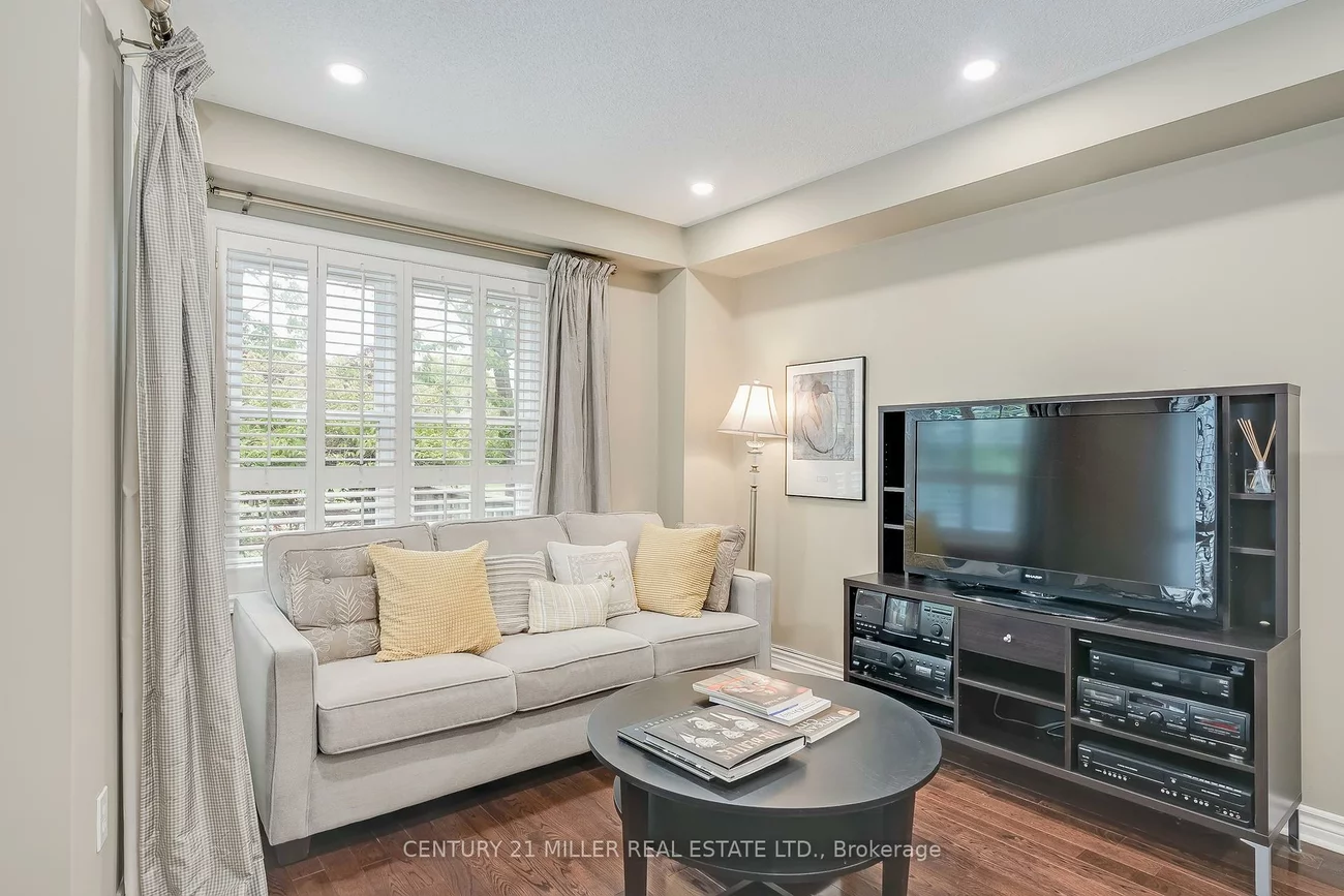 1240, Westview, 1022 - WT West Oak Trails, Oakville