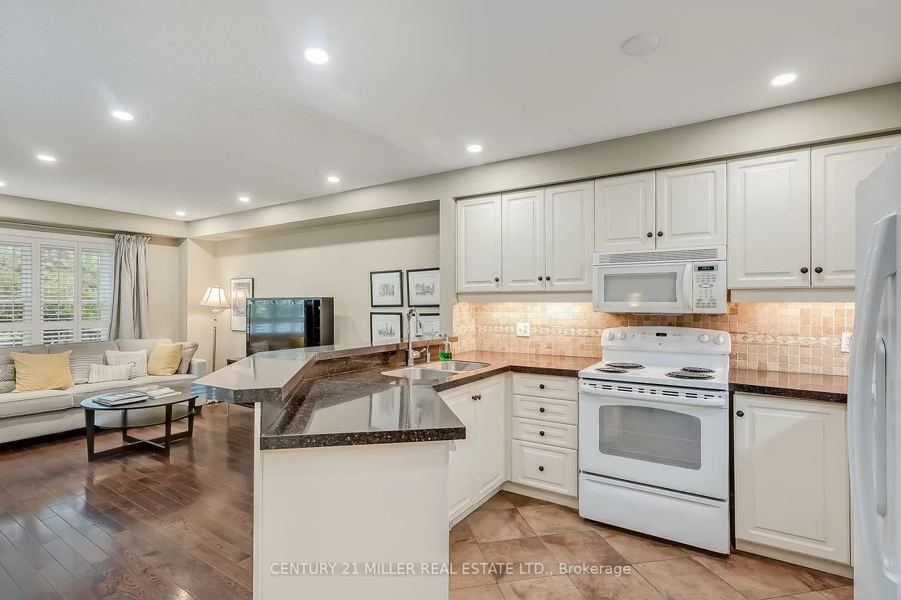 1240, Westview, 1022 - WT West Oak Trails, Oakville