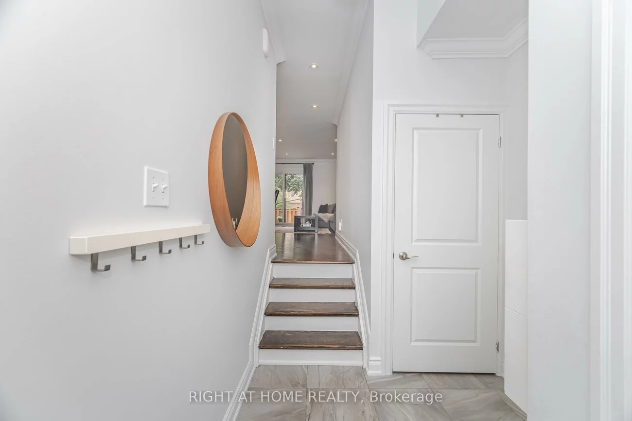 1520, Sixth, 1003 - CP College Park, Oakville