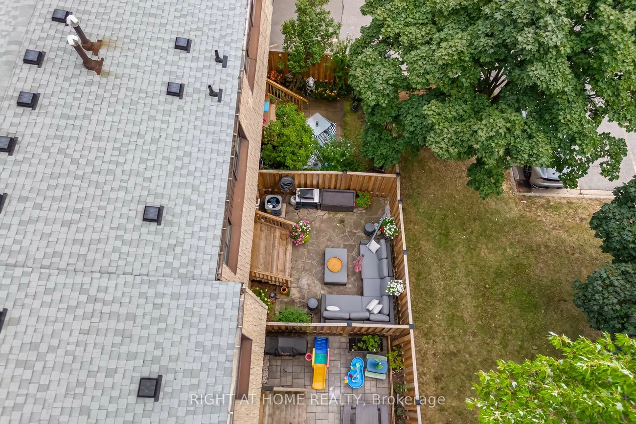 1520, Sixth, 1003 - CP College Park, Oakville