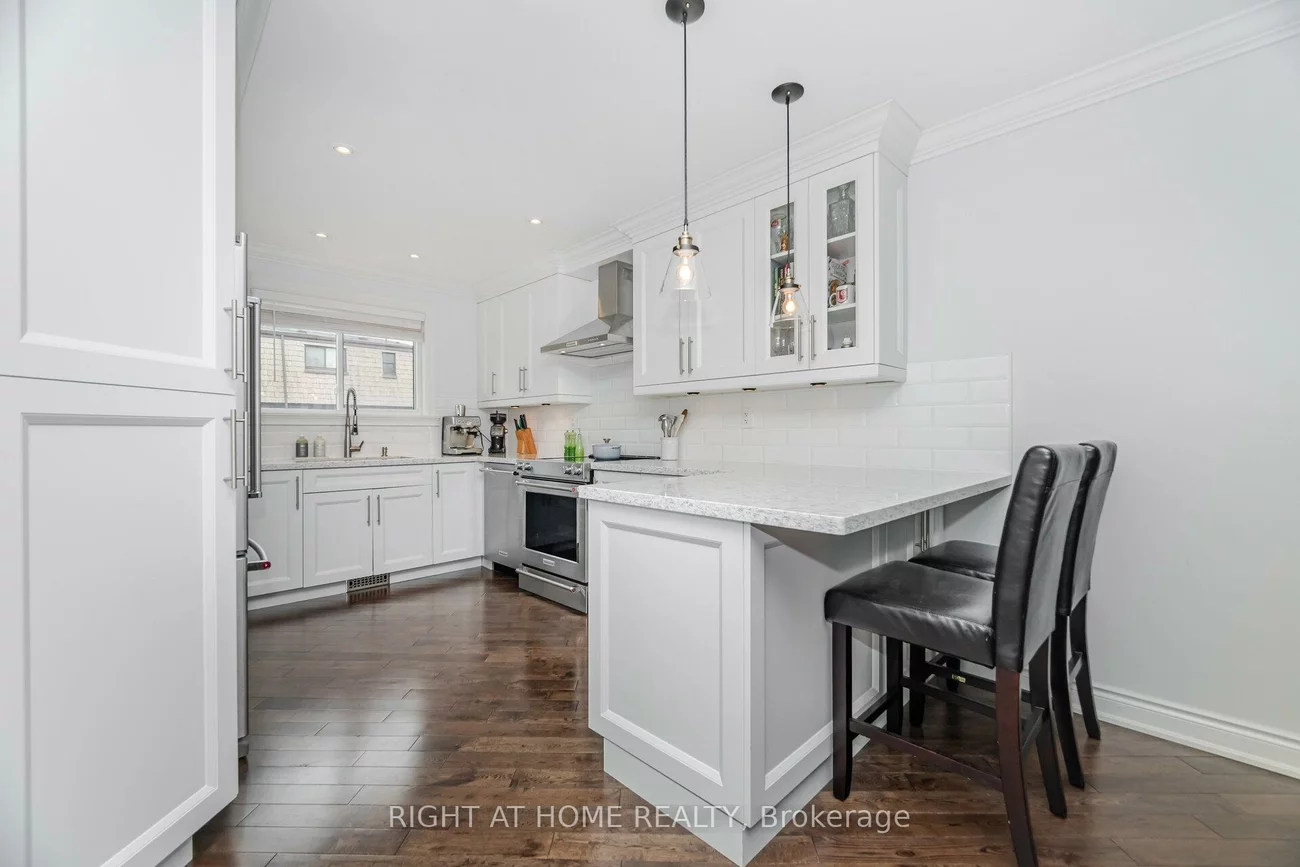 1520, Sixth, 1003 - CP College Park, Oakville